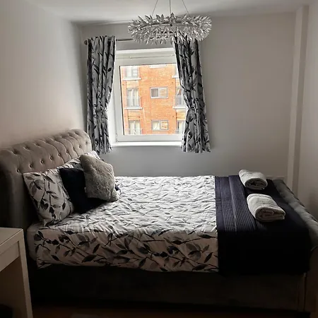 City Centre Apartment. Wrexham Exterior photo