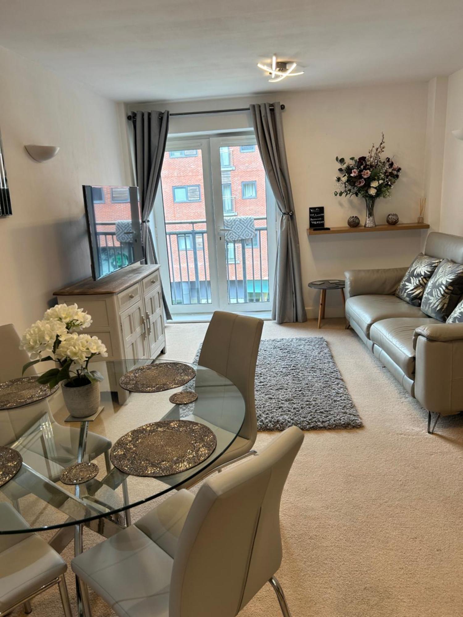 Centre Apartment. * Wrexham
